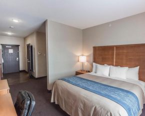  Comfort Inn & Suites Bonnyville  Боннивилл